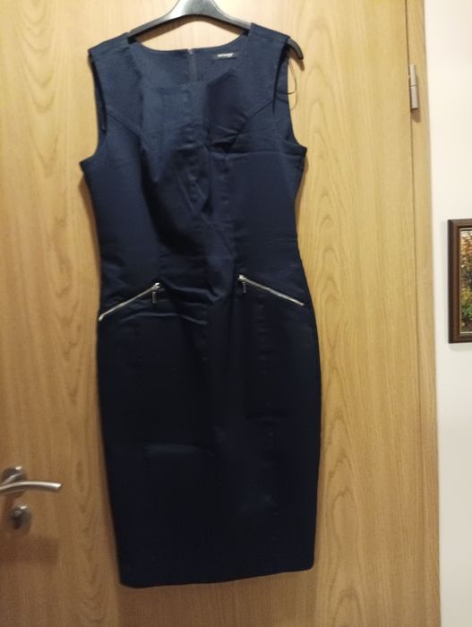 Тъмно синя рокля, може да се носи и като сукман