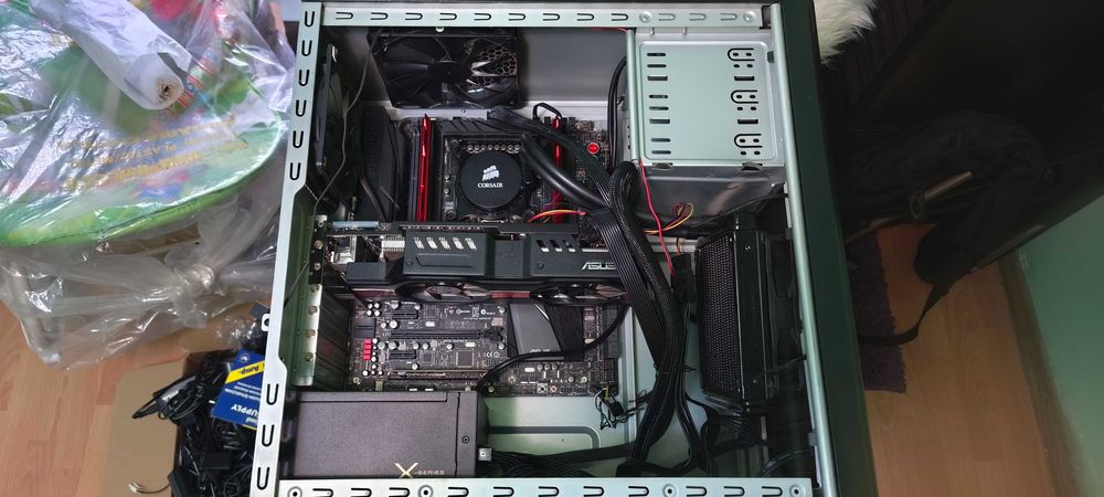 Unitate PC Young Timer Gaming - Asus Rampage IV Black Edition, i7-4960X Extreme, 16GB DDR3, Asus HD 6970 2GB, SSD 128 + 250Gb, Seasonic 850 Gold