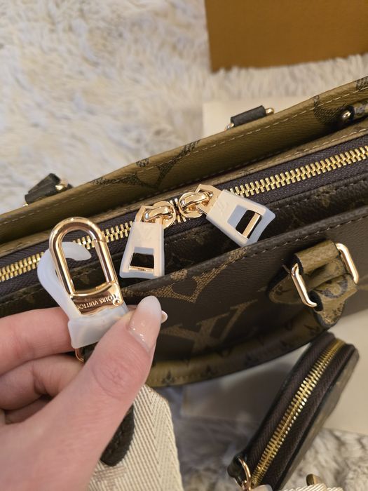 Налична чанта Louis Vuitton OnTheGo