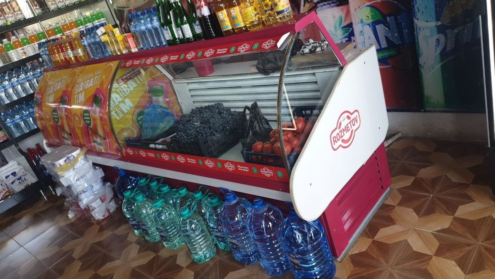 Vetrina xaladilnik  bor  ishlashi zur kmga kerak bulsa aloqaga