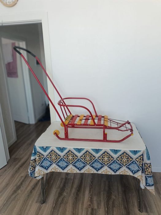 Продам детсткие саньки