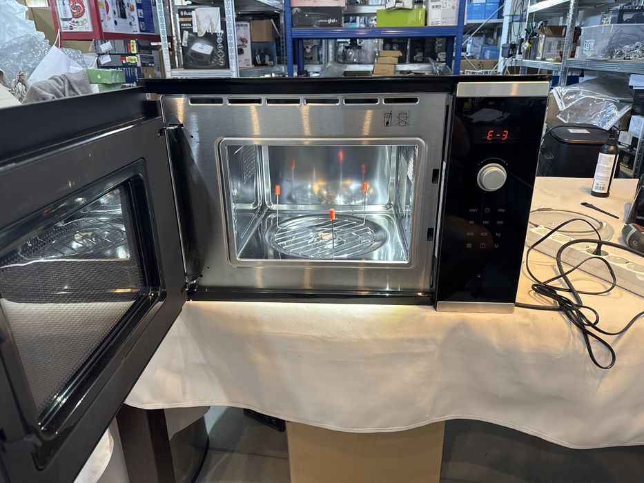 Cuptor de microunde Bosch BEL524MS0 cu eroare e3