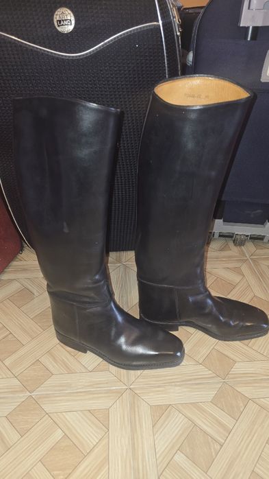 "" Ботуши за езда ""