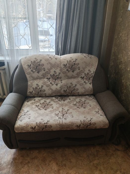 Продам диван 40000тг в хорошем состоянии