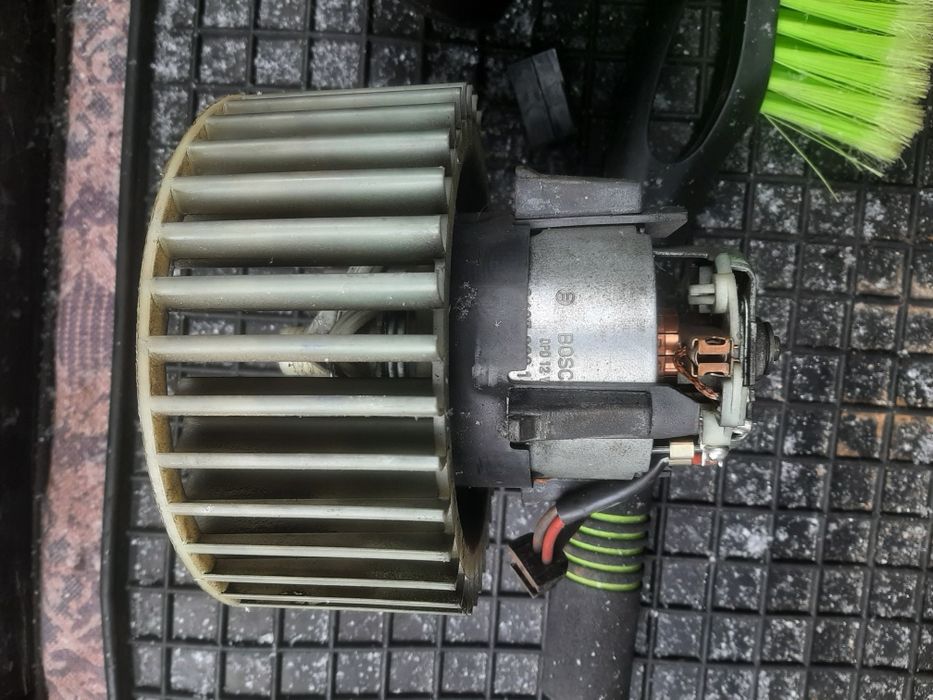 Моторчик печки Ауди 80 цена 20000