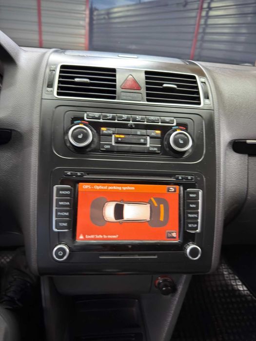 VW Touran 2.0 TDI 170CP DSG | 7 Locuri | Navi | 2011