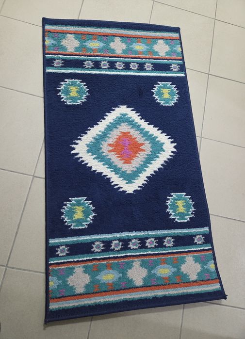 Vand 3 covoare la pretul de 80 lei