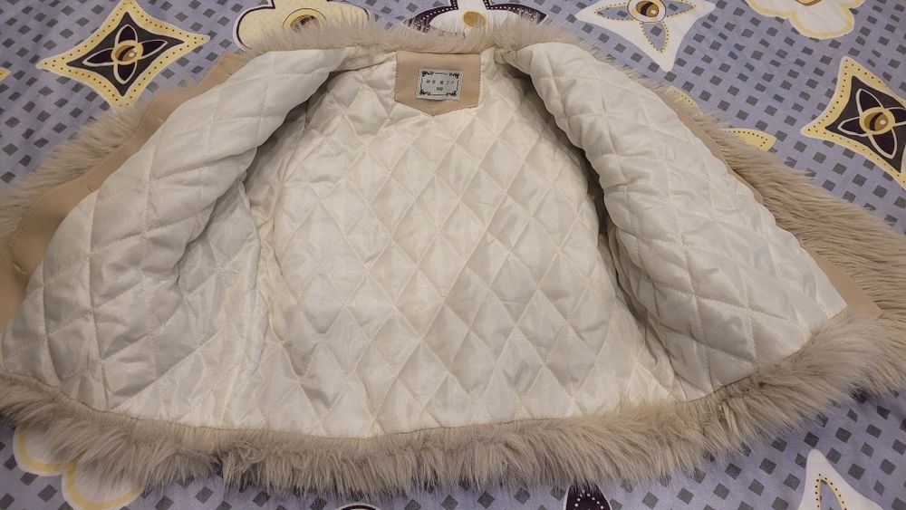 Шуба детская бежевая 130 см