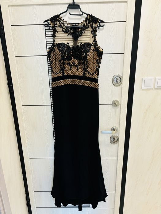 Дълга официална рокля