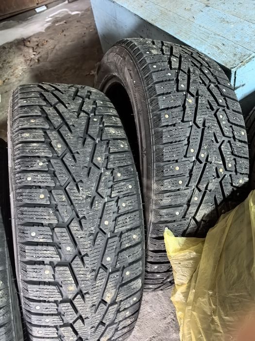 Шины зимние с шипамм