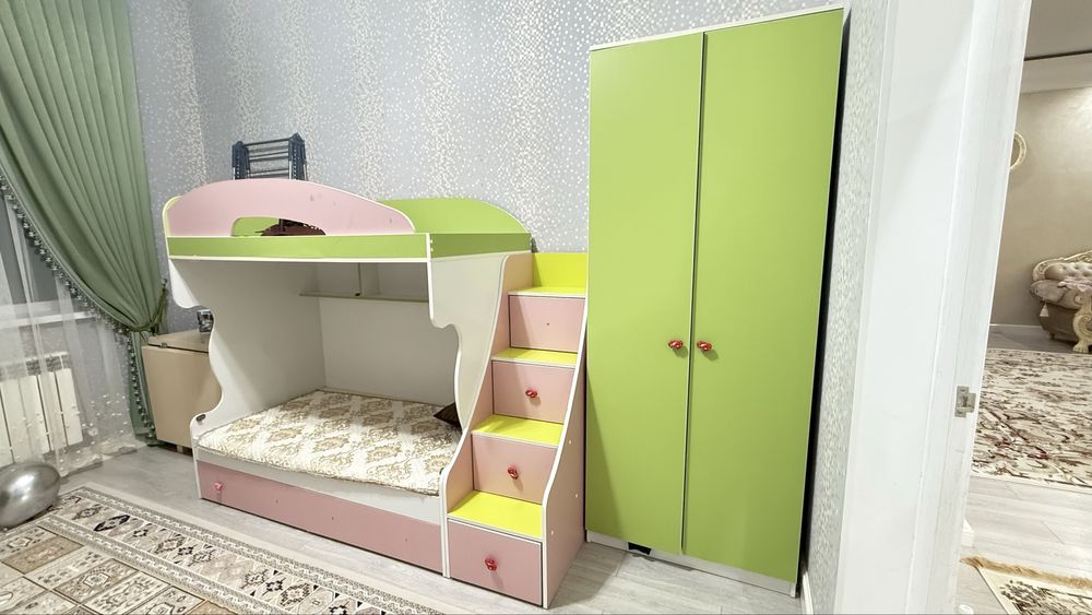 Детский шкаф краватьпен сатылады.