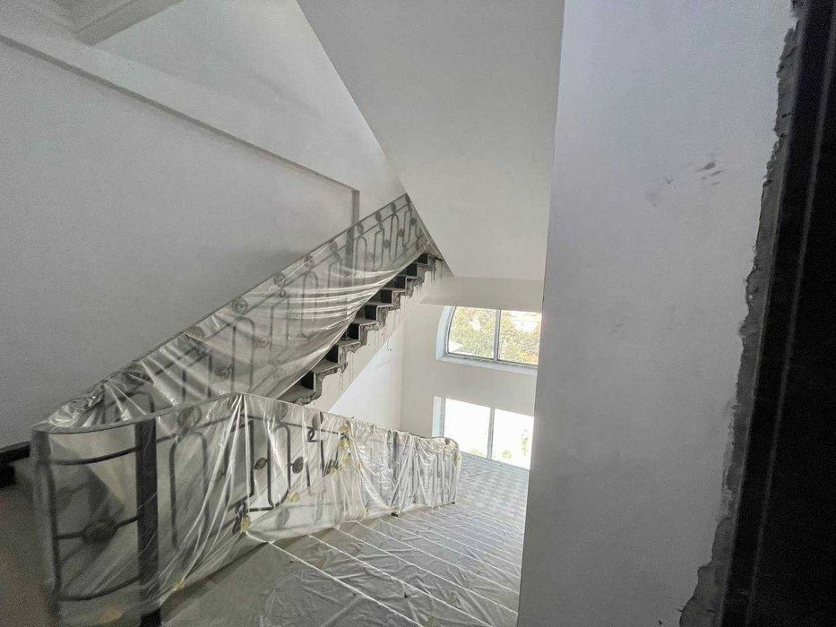 4-комнатная квартира 130 м² под ремонт в ЖК Лондон