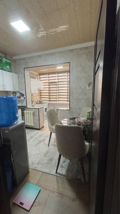 6-mkr 1 xonali 40 m2 sotiladi