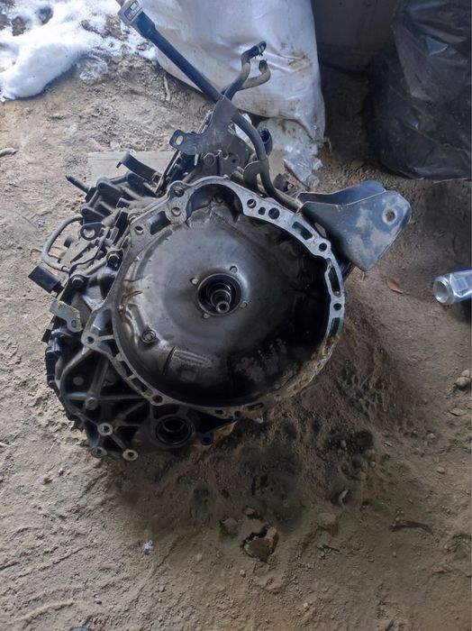 Продам коробку для двигателя 4B11