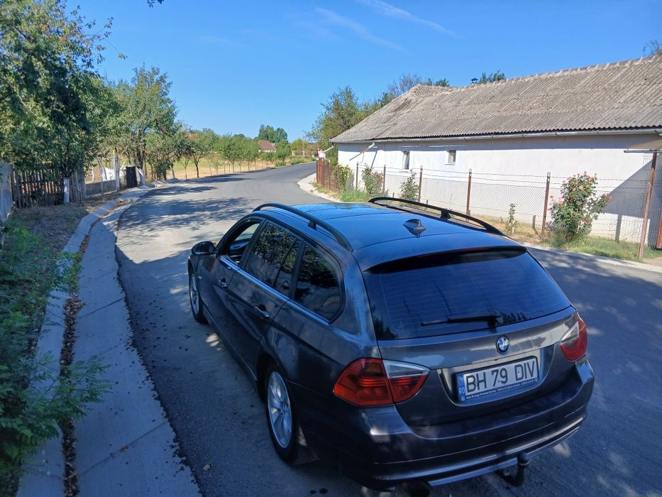 Vand bmw 320 ,2007,163 de cai distribuție in fata