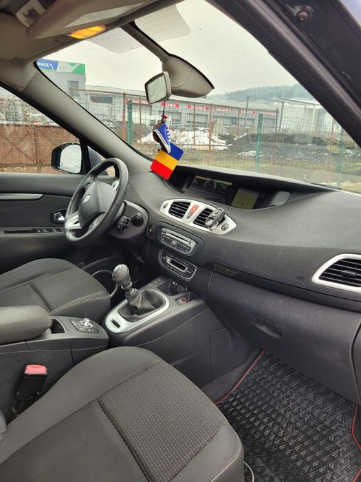 Vând Renault Scenic