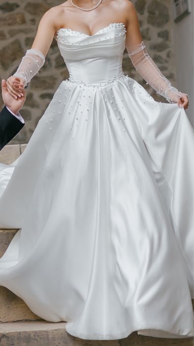 Vând rochie de mireasă