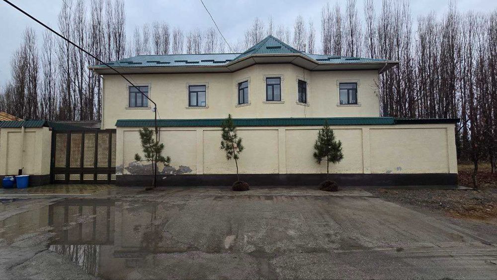 Уй сотилади! 10 хона, 3 сотих, Ремонти янги