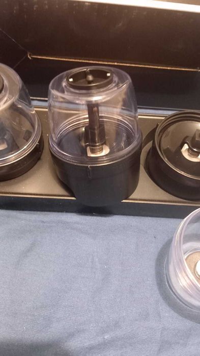 Нова електрическа мелничка за сол, пипер и други