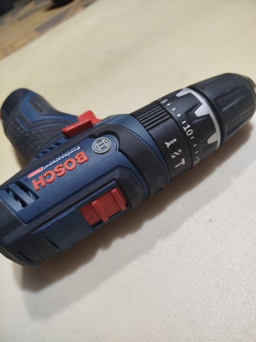 Шуруповёрт Bosch.