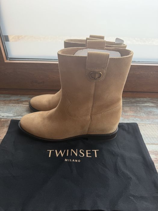 Twinset боти 38 в приятен бежов нюанс, подходящи изключително за сезон