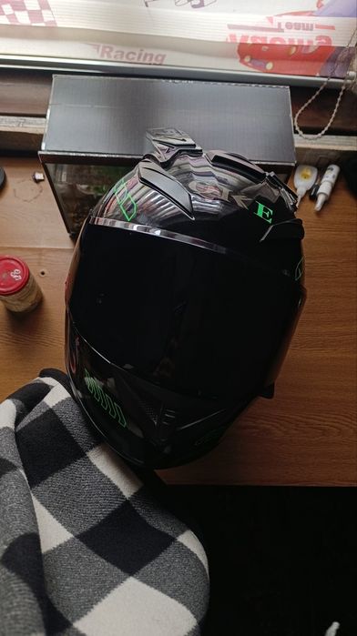 Мотошлем продаётся срочно