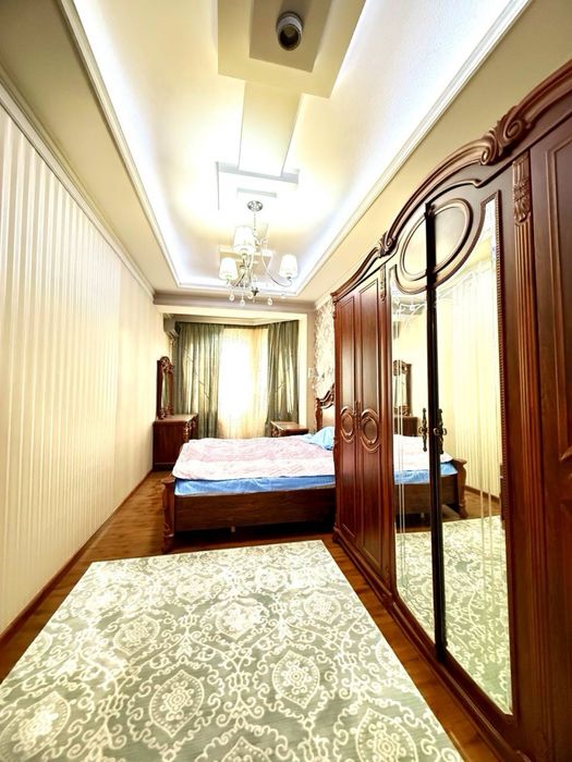 Сдаётся 5 комнатная квартира в парк Бабура 180м2 3 спальная комната