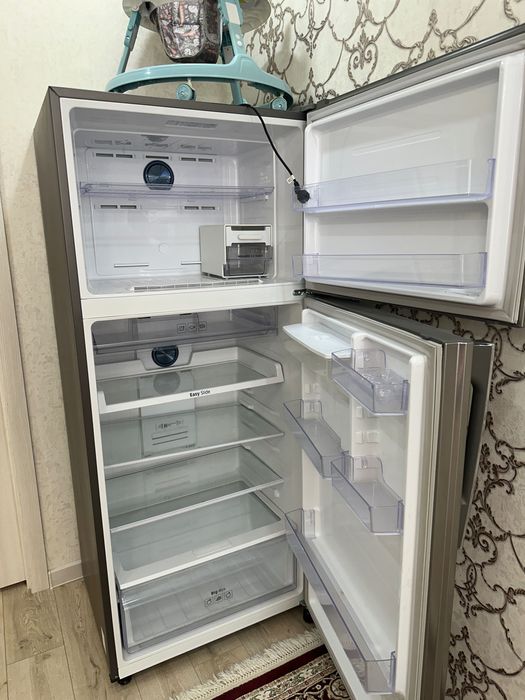 Холодильник Samsung