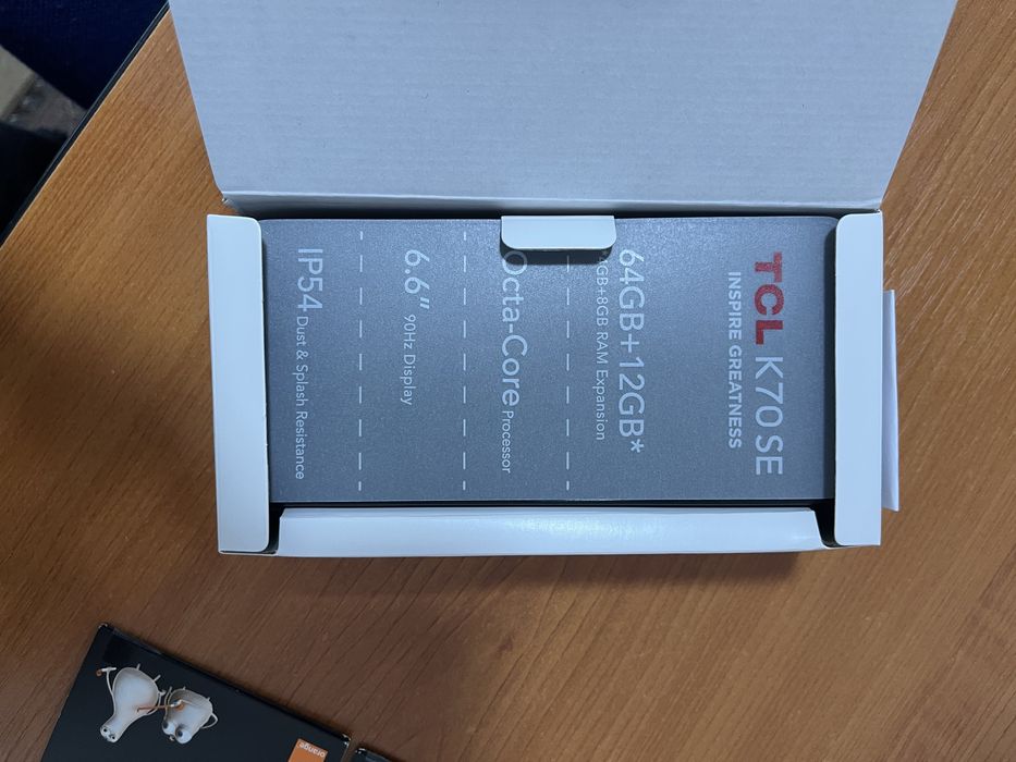 Telefon tcl k 70Se plus doua cartele
