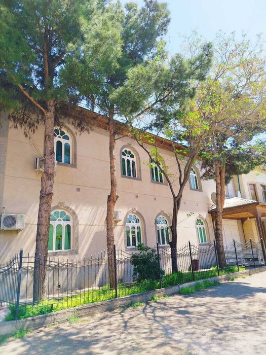 Qarshi shahri Alisher Navoiy MFYda hovli sotiladi