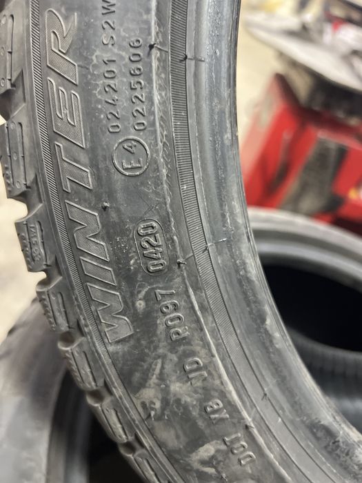 245 40 18 Pirelli Sotto Zero 3 / Vulcanizare Non Stop