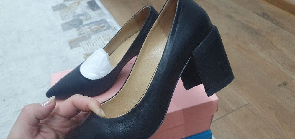 Туфли сатамын,38-размер,тусі қара