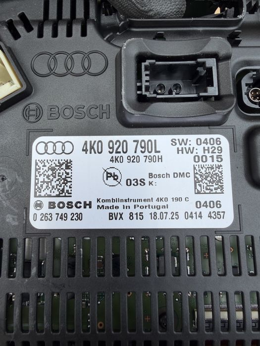 Ceasuri bord Audi A6 C8, A7 4K, Q7, Q8 : 4K0920790F / 4K0920790B / 4K0920790C / 4K0920790L