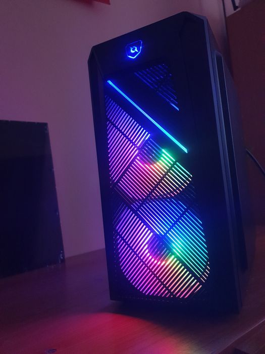 PC gaming  – Intel i5, 16GB RAM, RX 550, HDD 500GB, Win10 pro licenția