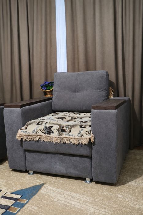 Гостинное кресло