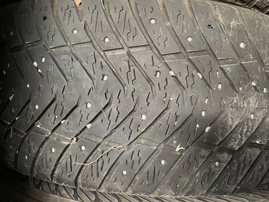 Продам шины с дисками r17