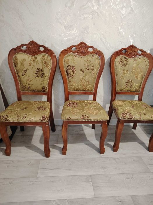 Продам стулья 8 штук