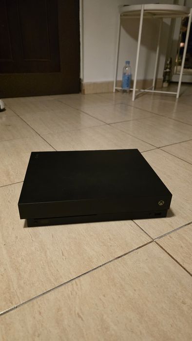 XBOX One X 1TB impecabil