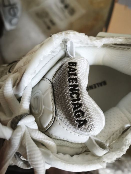 Balenciaga Runner v2