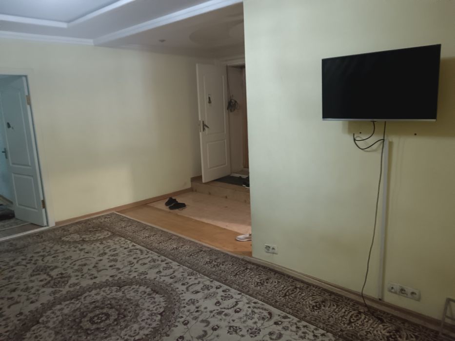 Kvartira bor 3 kishi olinadi