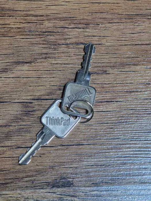 Thinkpad T430 с нова батерия и docking станция