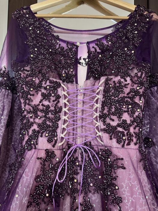 Платье вечернее пышное