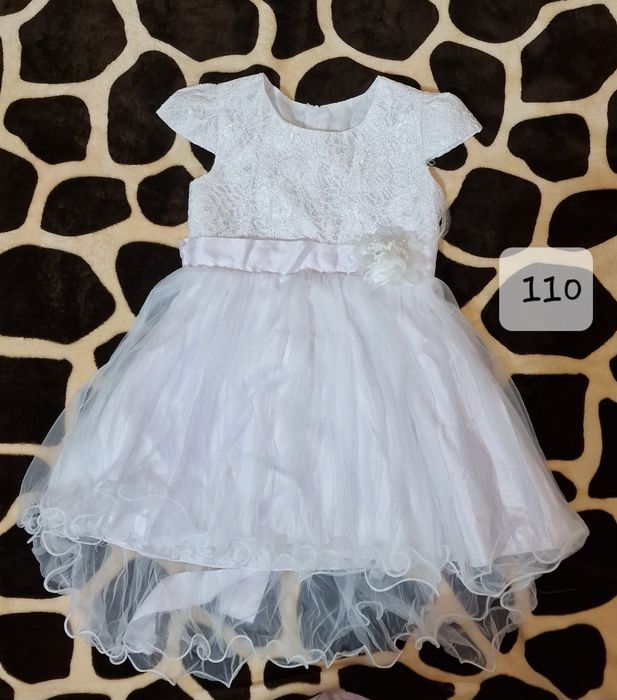 Продаются  платья для девочки .