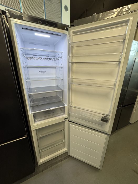 Combină frigorifică LG GBV3200CPY