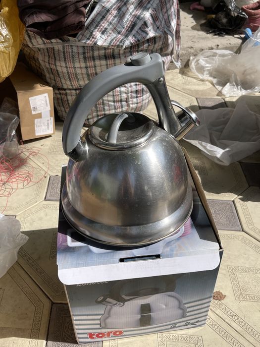 Чайник продам новый почти