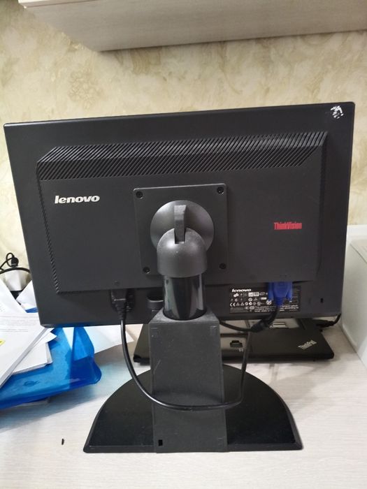 Монитор Lenovo 1940p c HDMI