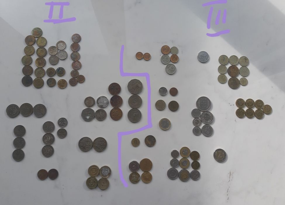 Vând 3 colecții de monede vechi