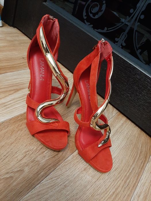 Босоножки женские