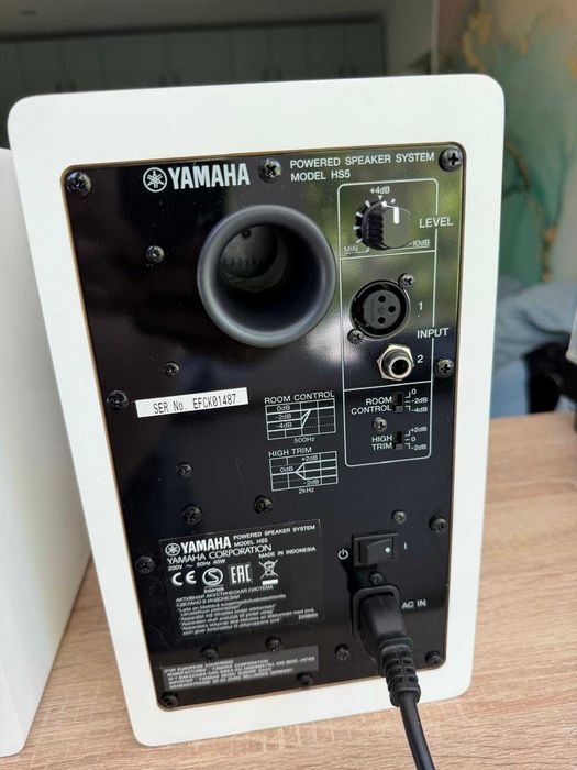 Pereche Monitoare de Studio Active Yamaha HS5 White – Impecabile