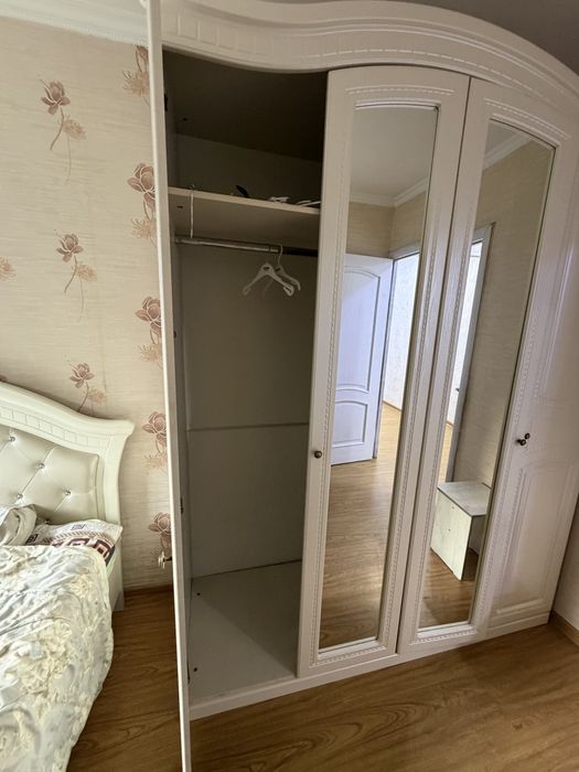 Шкаф в классическом стиле